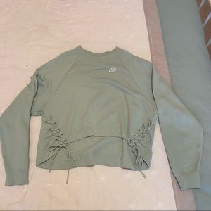 NIKE semi-cropped sweatshirt